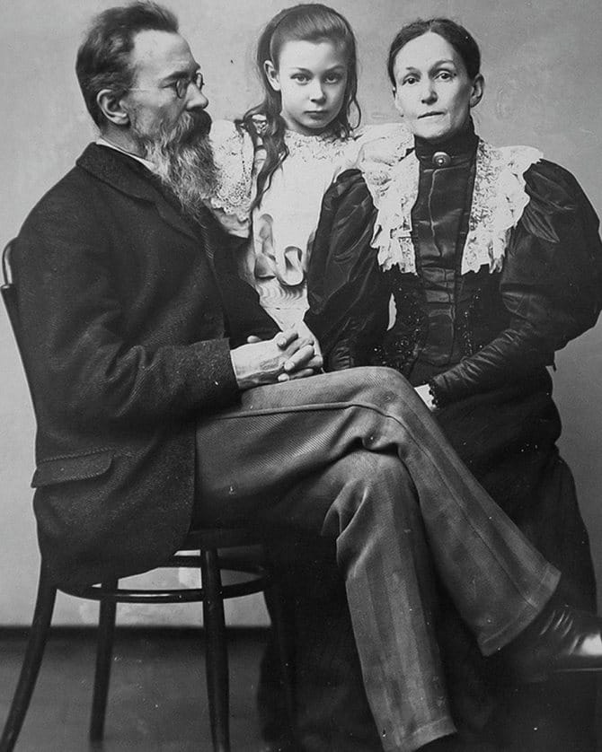 Николай Римский-Корсаков с женой и дочерью, 1890-е гг.